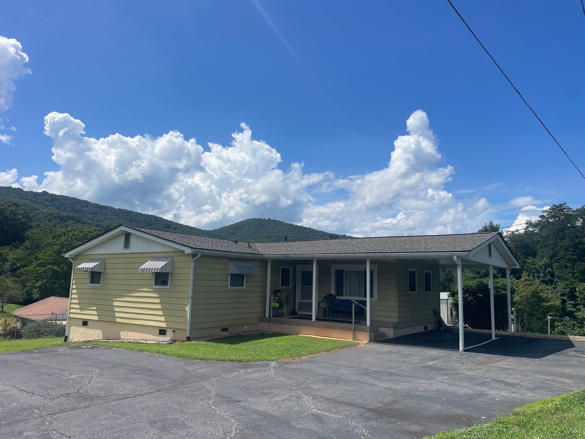 163 Cedar Hill Road , Asheville, NC, US
