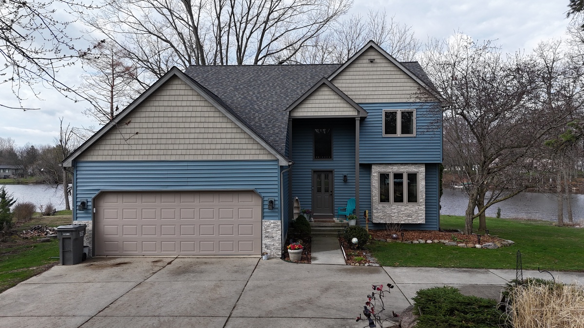 1716 Lakewood Circle , Lapeer, MI, US