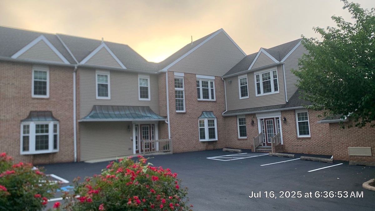 17 Bishop Hollow Road , Newtown Square, PA, US