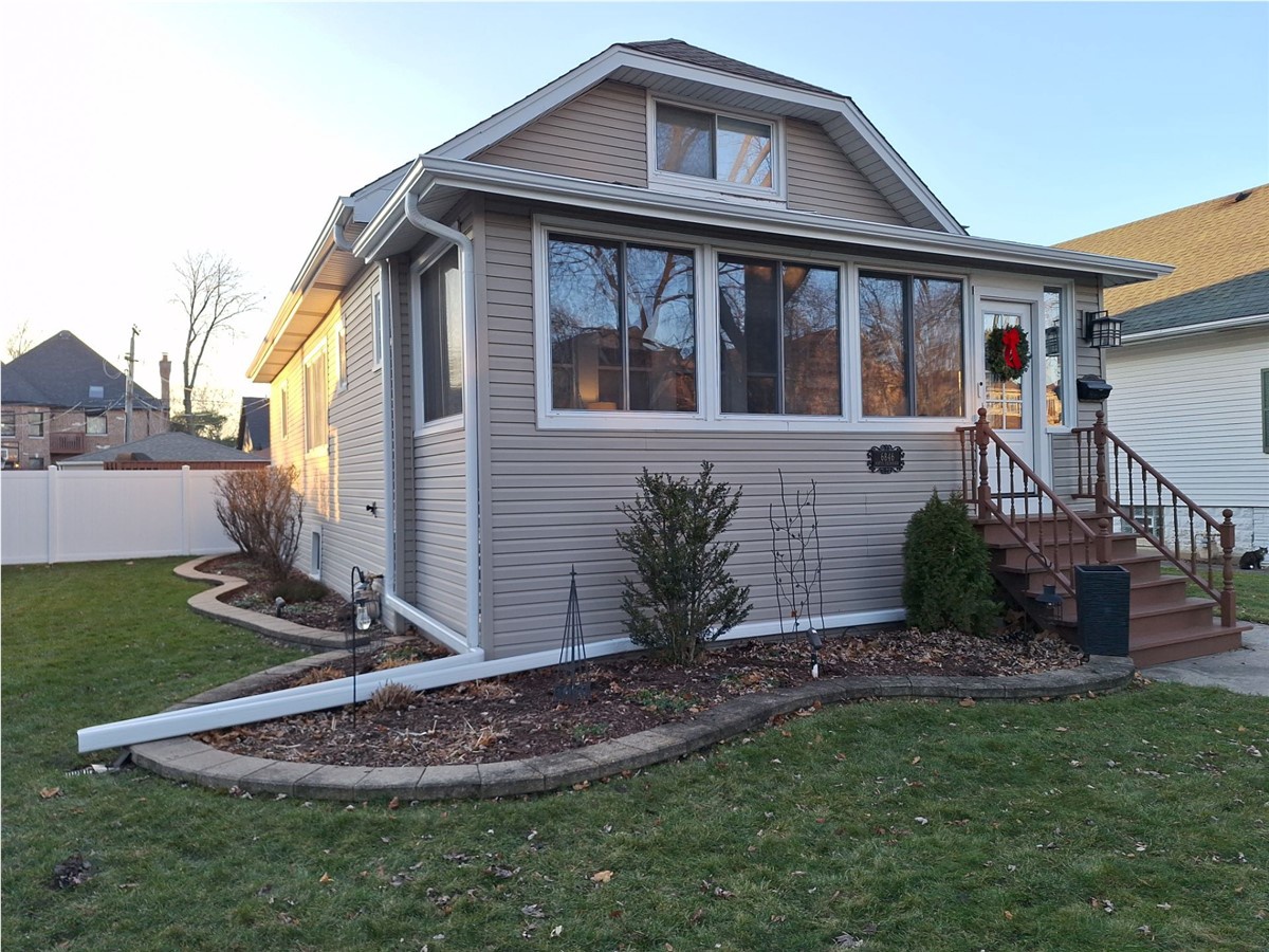 6846 North Oleander Avenue , Chicago, IL, US