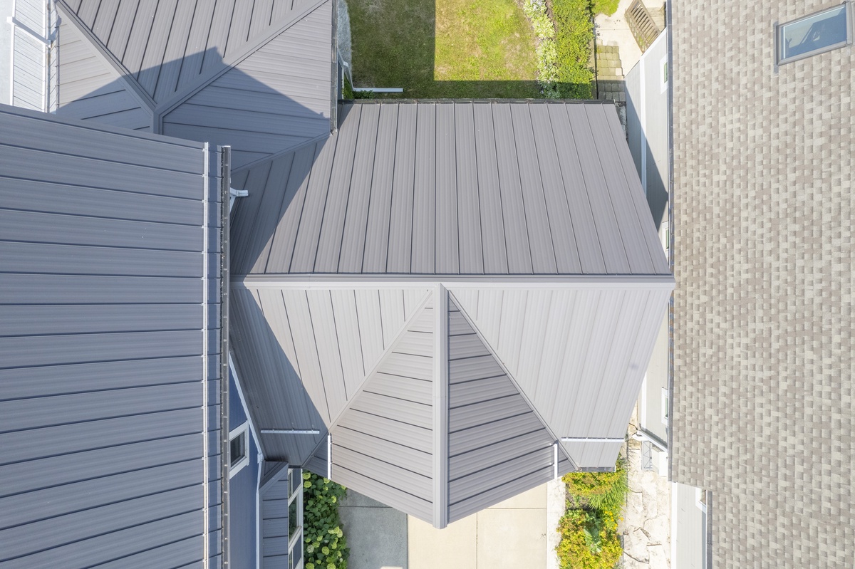 224 North Lake Road , Oconomowoc, WI, US