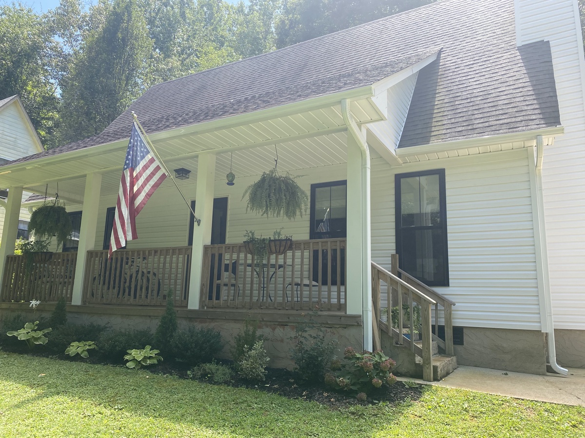 203 West Drive , Travelers Rest, SC, US