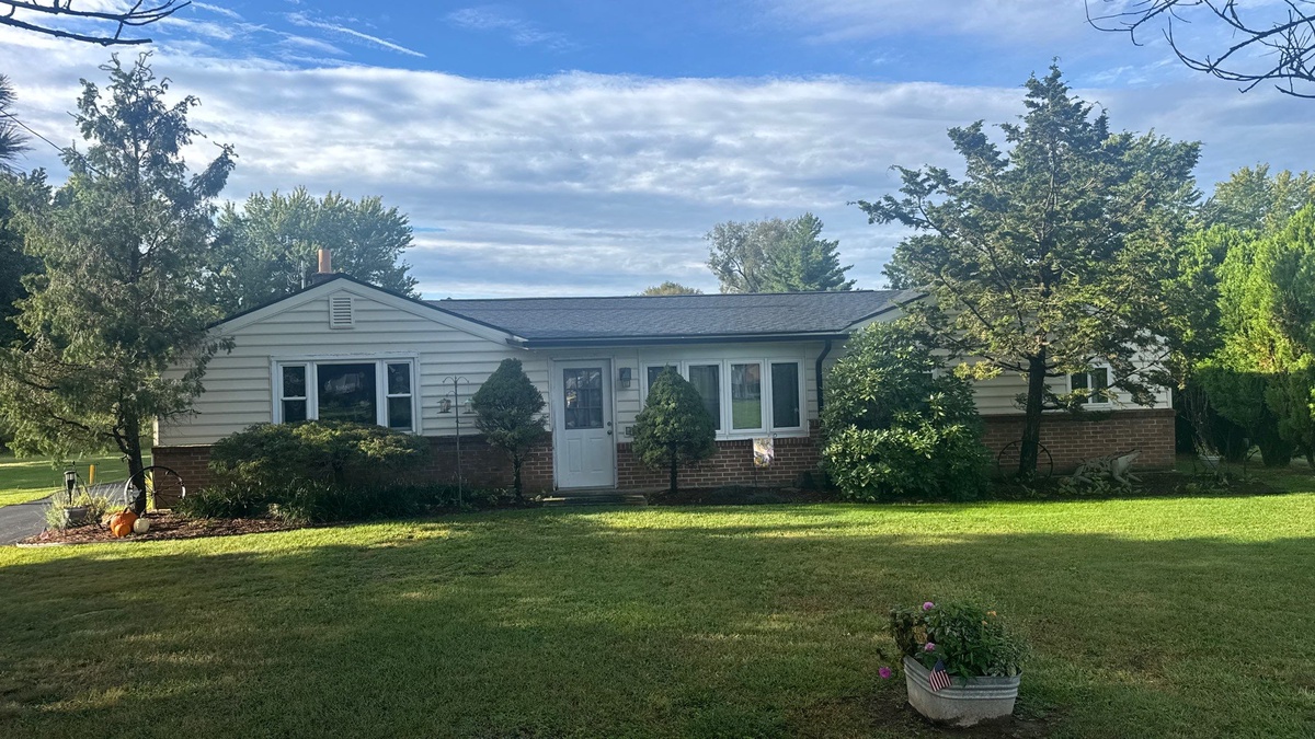 32 1st Street , Douglassville, PA, US
