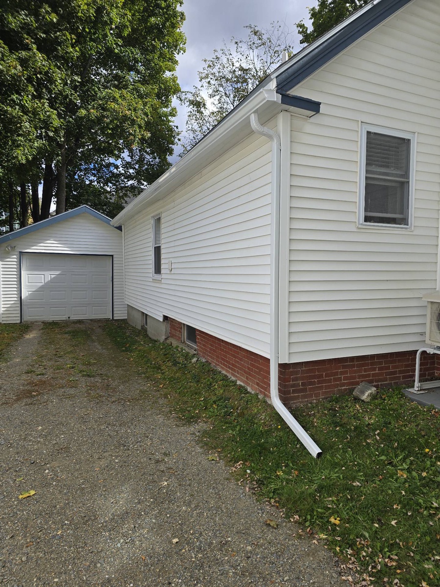 41 Grant Street , Bangor, ME, US
