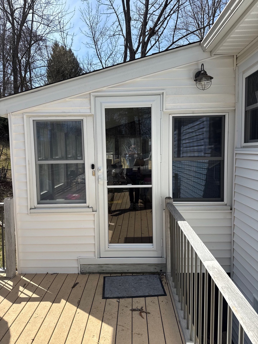 115 Gilhaven Road , Manchester, NH, US