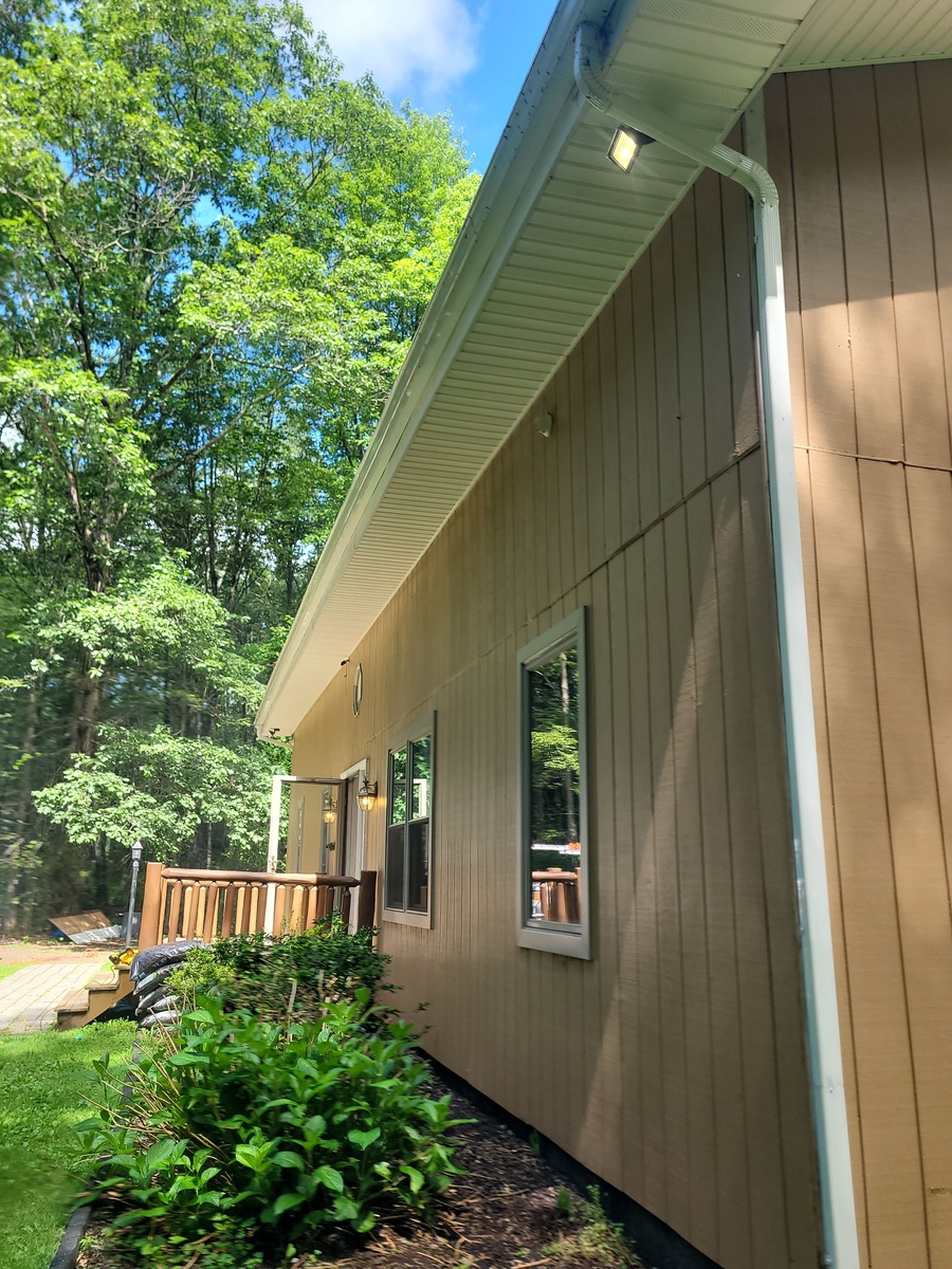 348 North Lehigh Gorge Drive , Weatherly, PA, US
