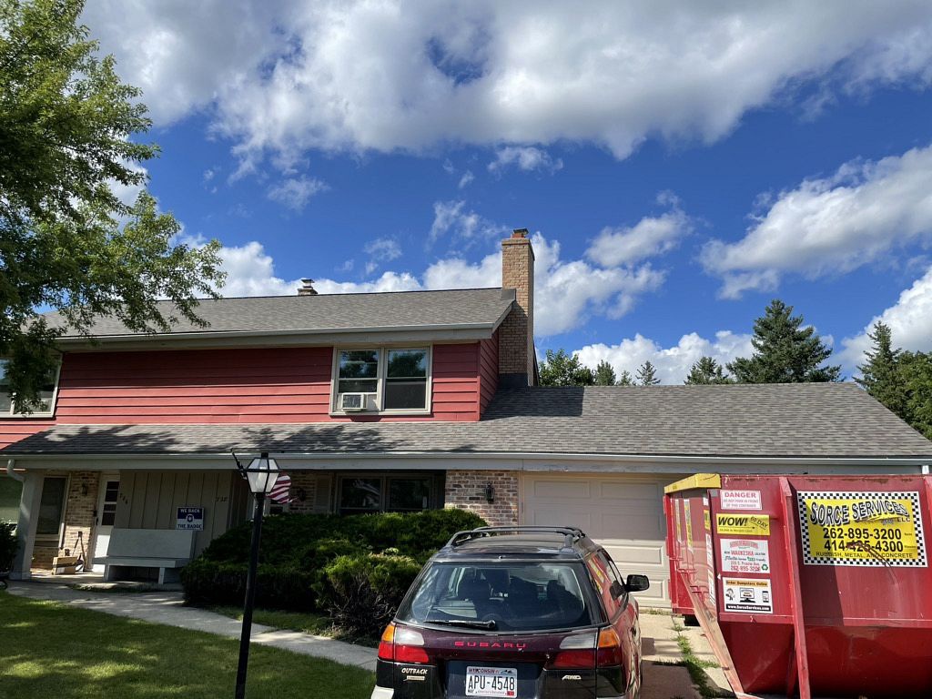 728 Normandy Circle , Hartland, WI, US