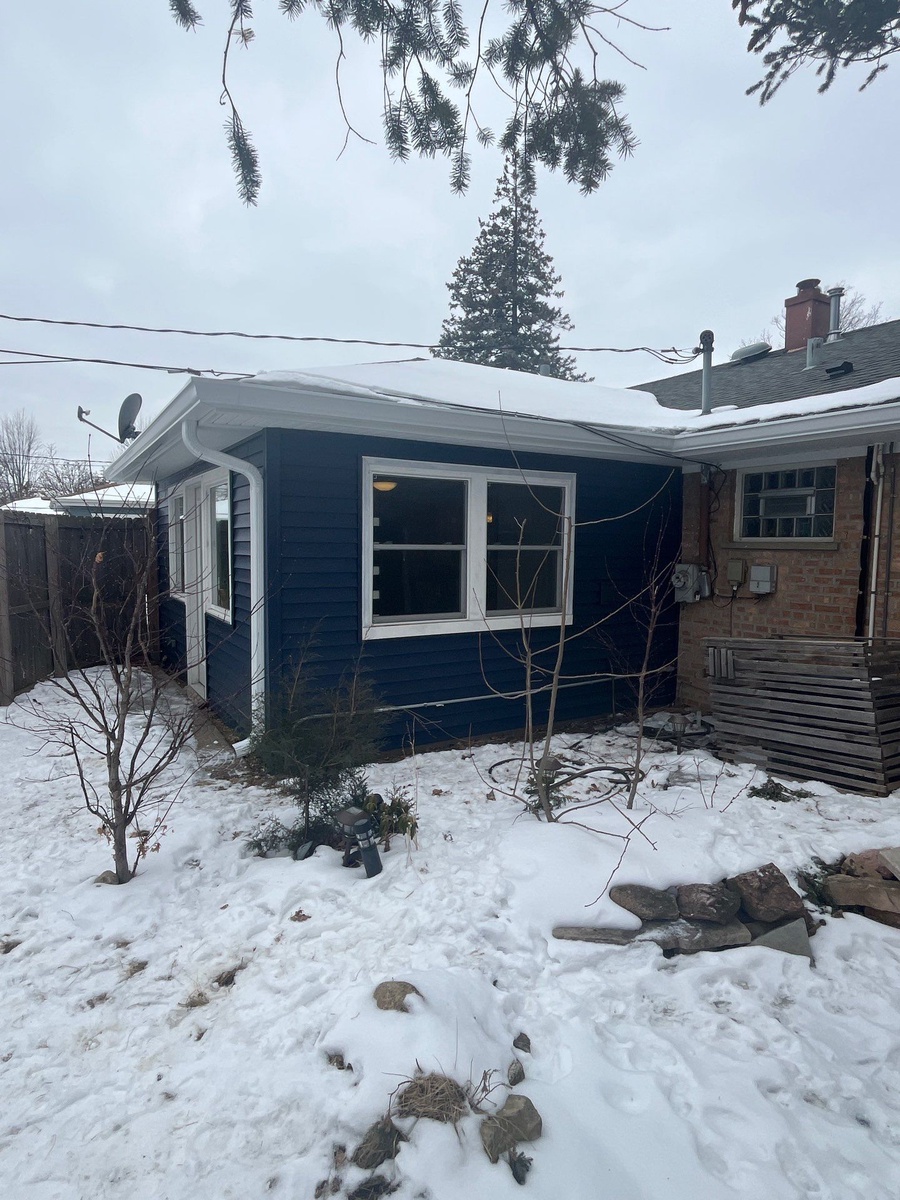 727 East Thacker Street , Des Plaines, IL, US