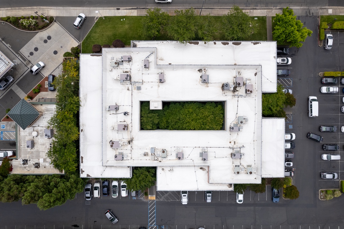 2143 Hurley Way , Sacramento, CA, US