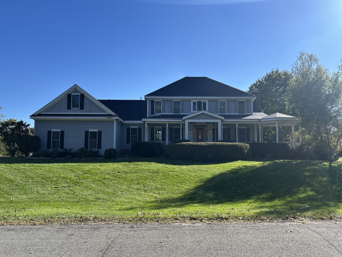 W294N6122 River Grove Lane , Hartland, WI, US
