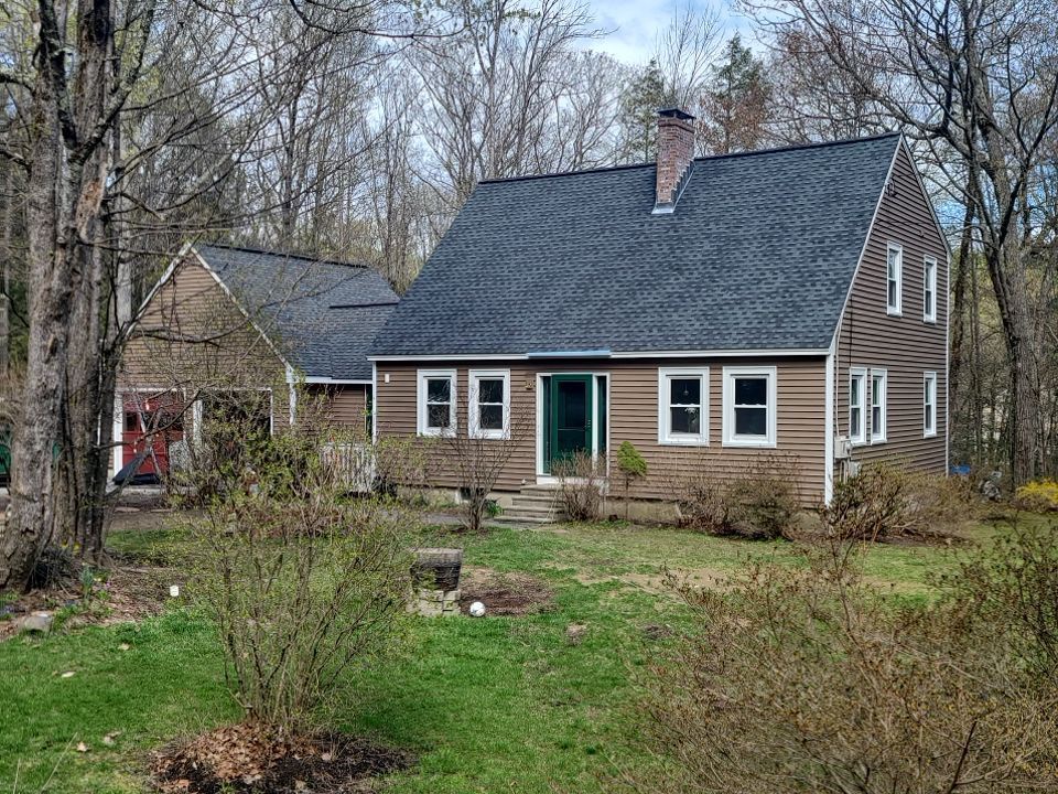 49 Irving Drive , Weare, NH, US