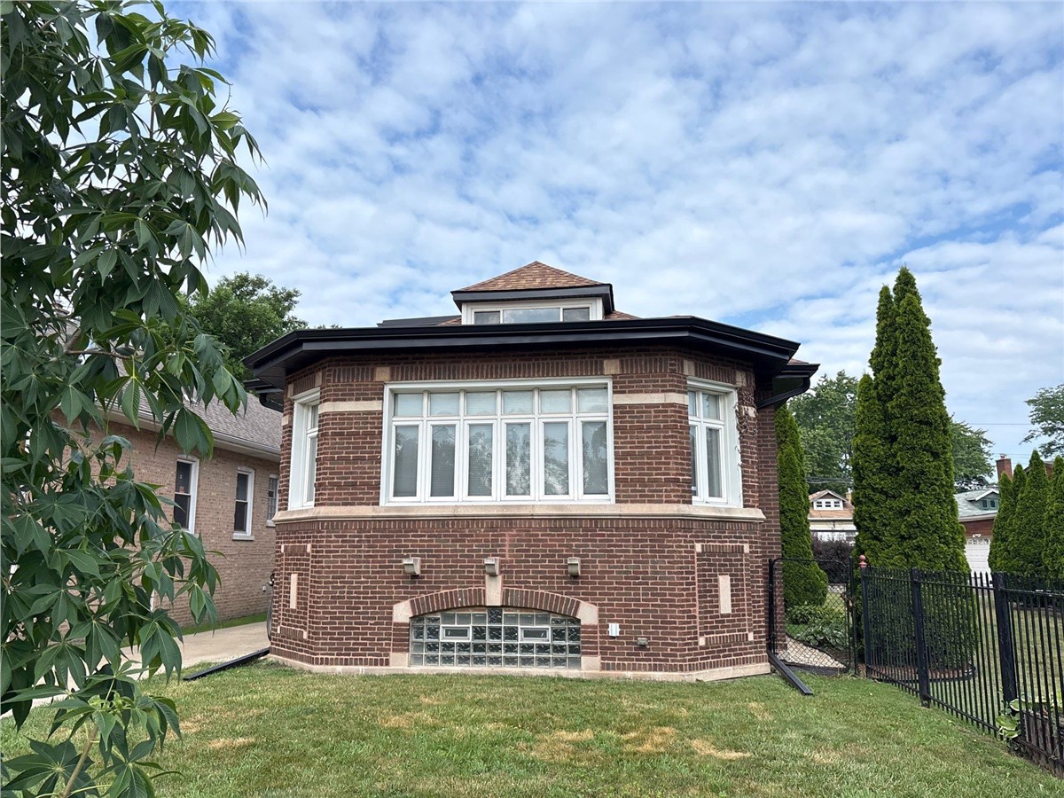 7948 South Luella Avenue , Chicago, IL, US