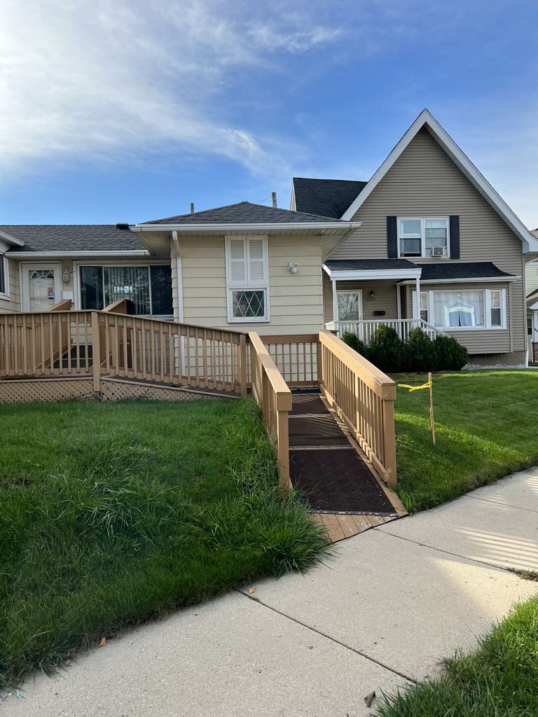 6617 Beloit Road , West Allis, WI, US