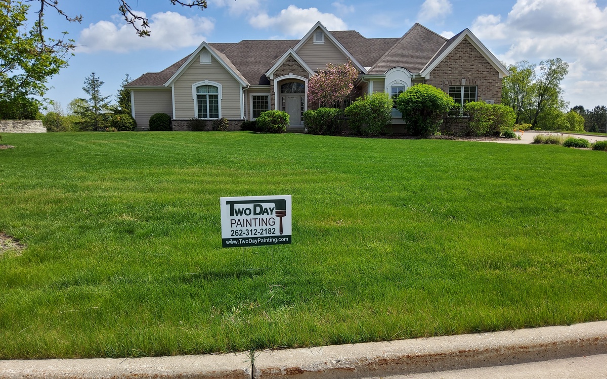 Ben R. 585 Southern Oak Circle, Hartland, WI
