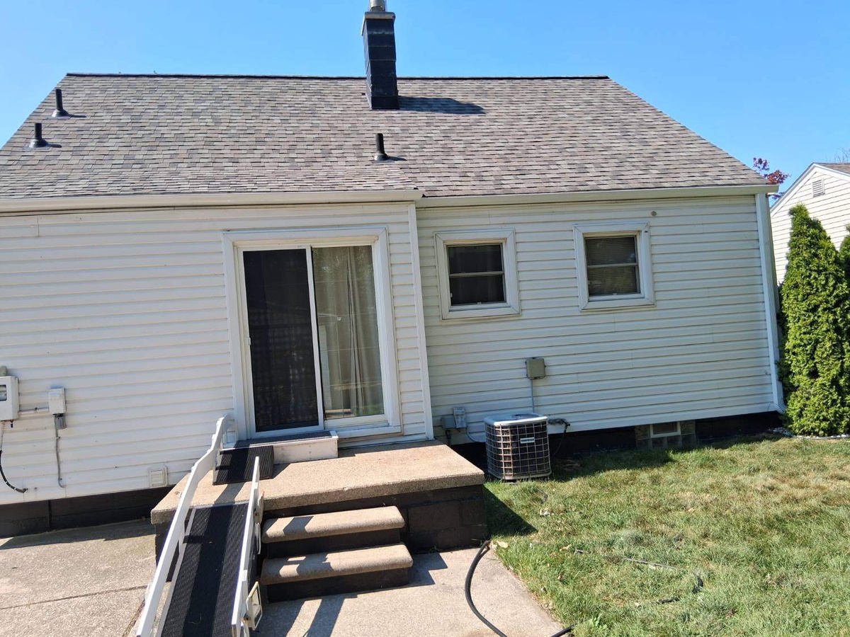 21711 Sunnydale Street , St. Clair Shores, MI, US