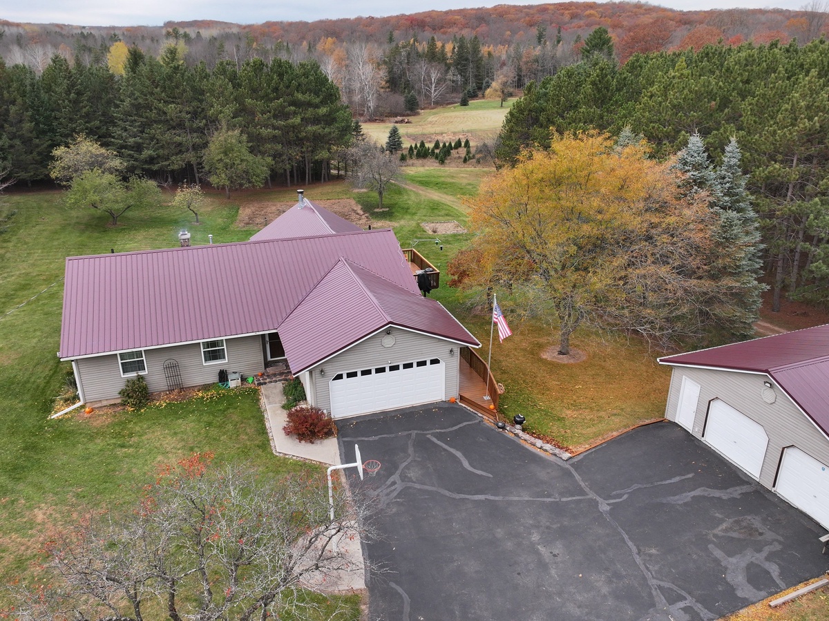 N8567 Louisa Road , Crivitz, WI, US