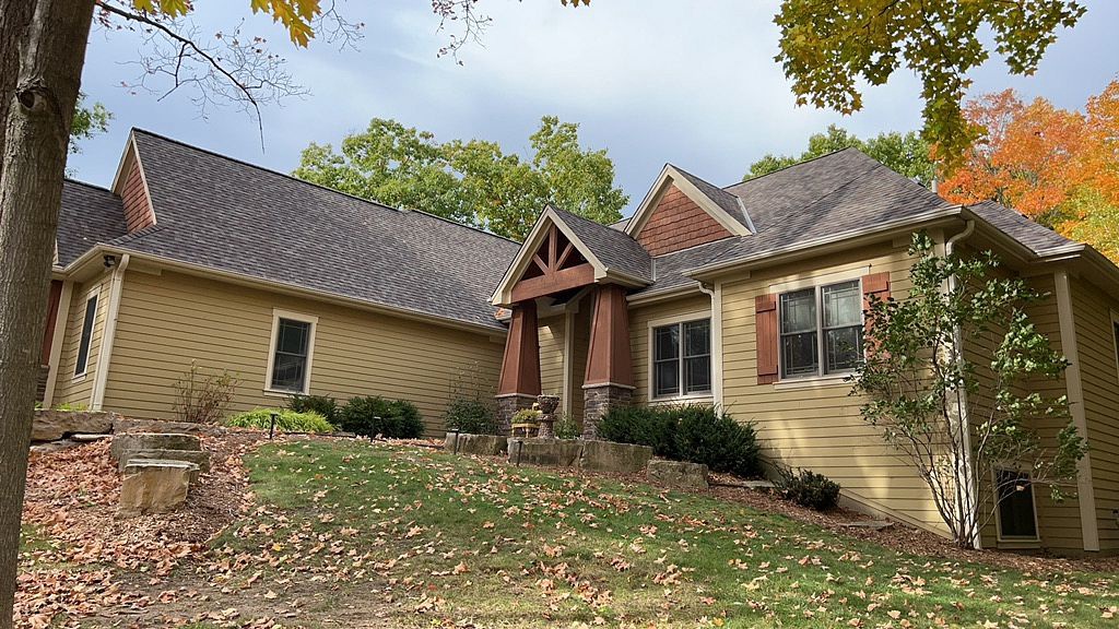 W339N6380 Breezy Point Road , Oconomowoc, WI, US