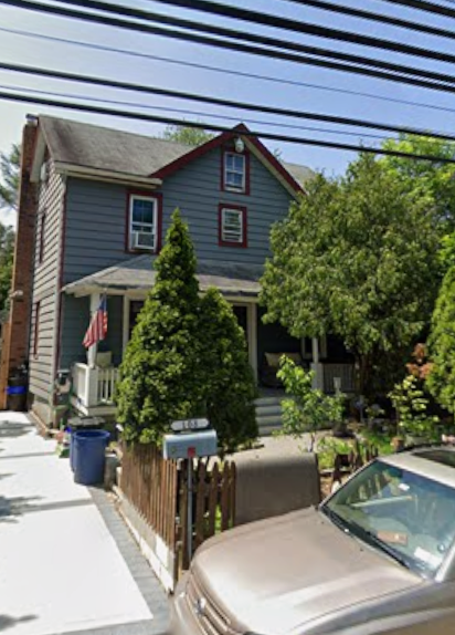 108 Harbor Hill Road , Roslyn Heights, NY, US