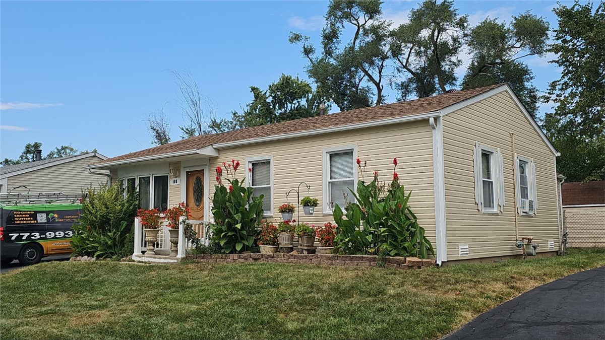 108 Cedar Circle , Streamwood, IL, US