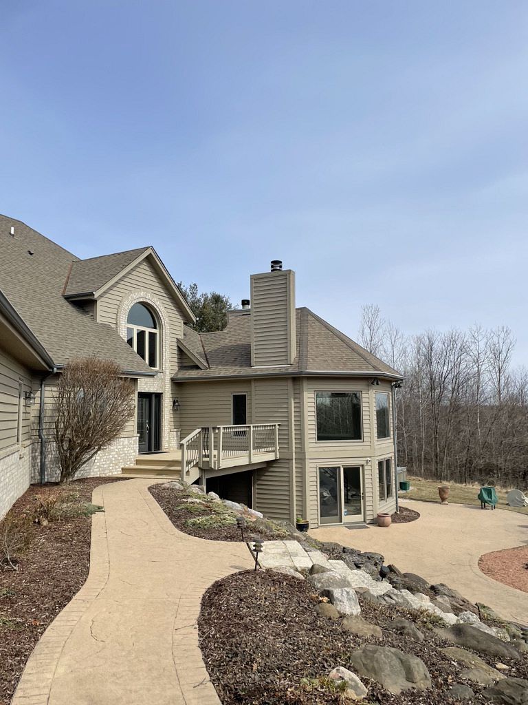 S33W31338 London Drive , Waukesha, WI, US