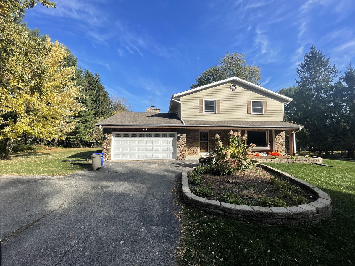 W309N174 Maple Avenue , Waukesha, WI, US