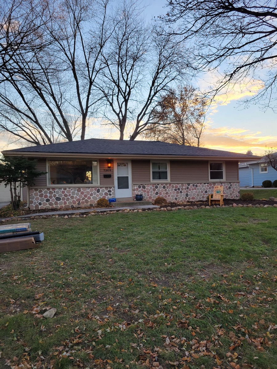 7203 Dorchester Lane , Greendale, WI, US