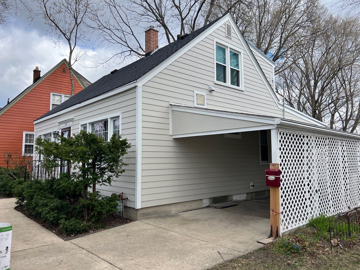 424 South Gladstone Avenue , Aurora, IL, US
