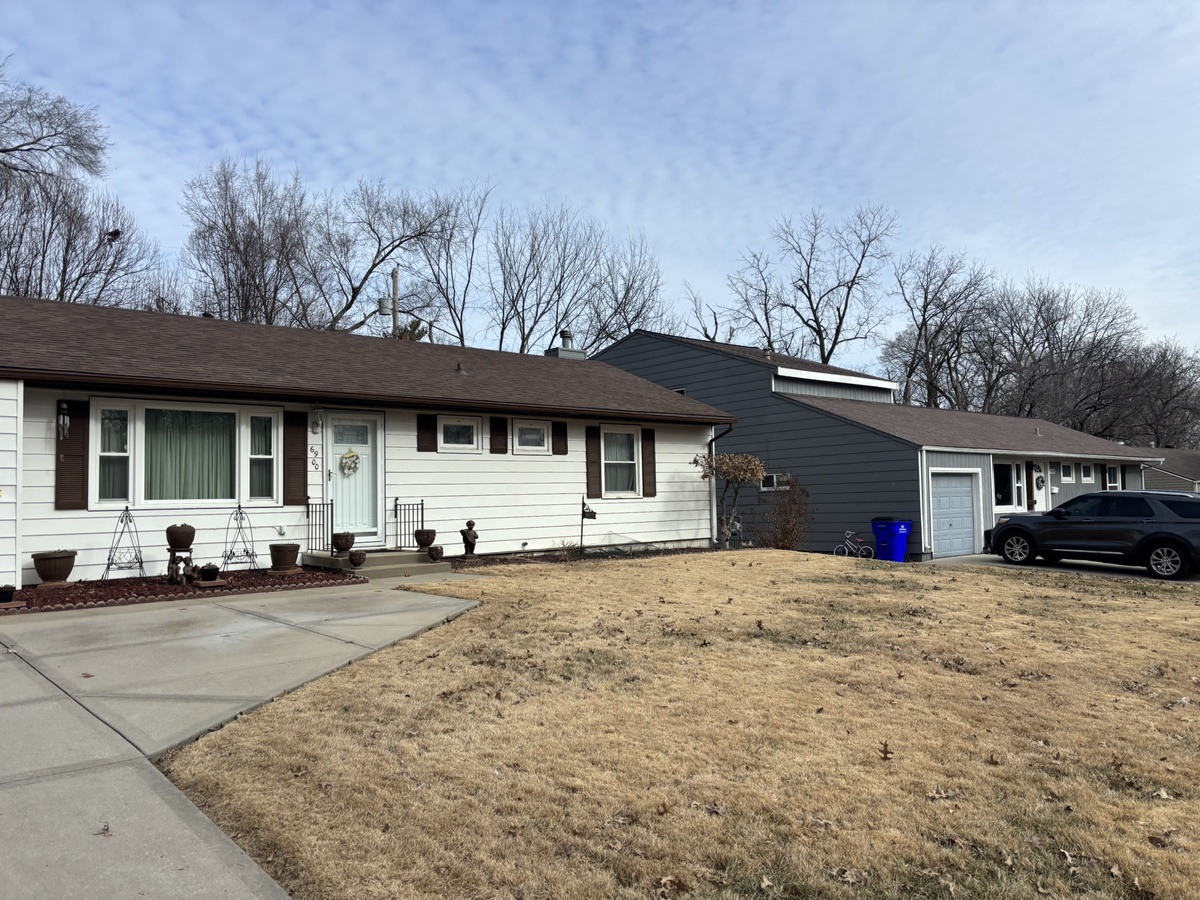 6900 West 76th Terrace , Overland Park, KS, US