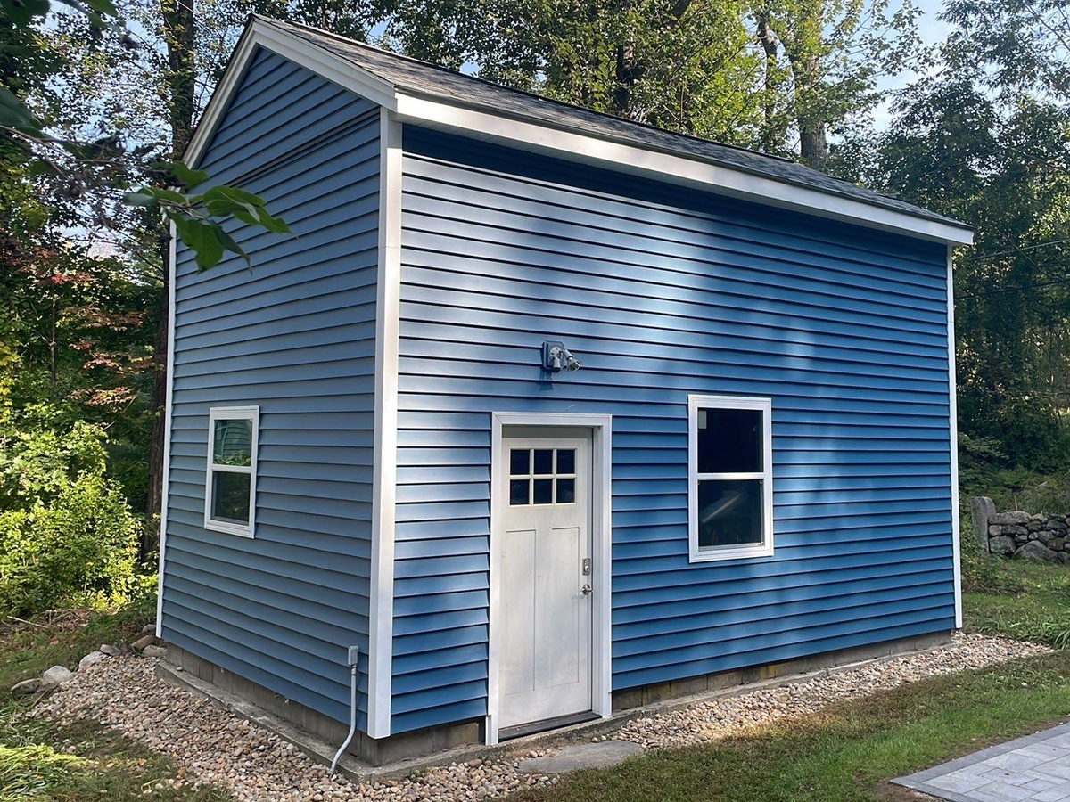55 Shore Drive , Auburn, NH, US