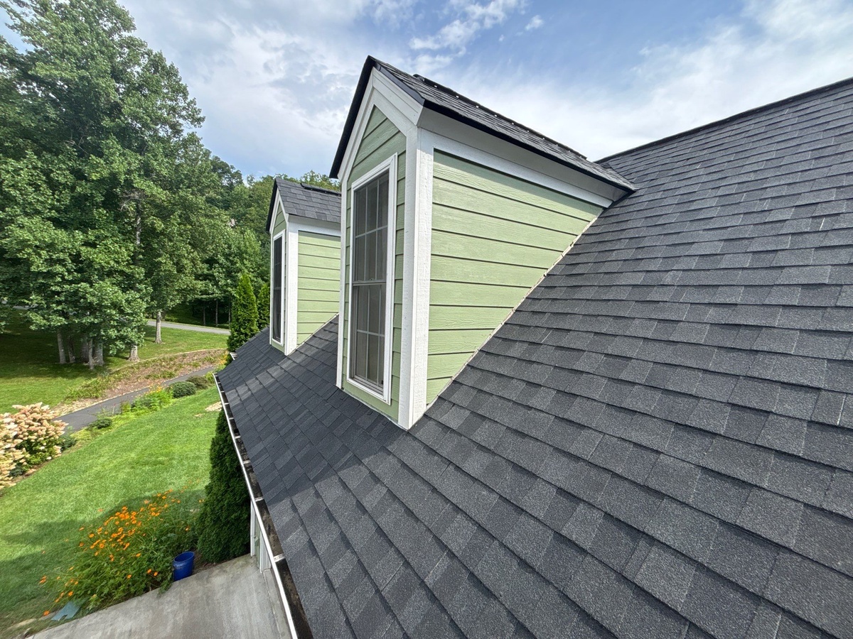 126 Twin Courts Drive , Weaverville, NC, US