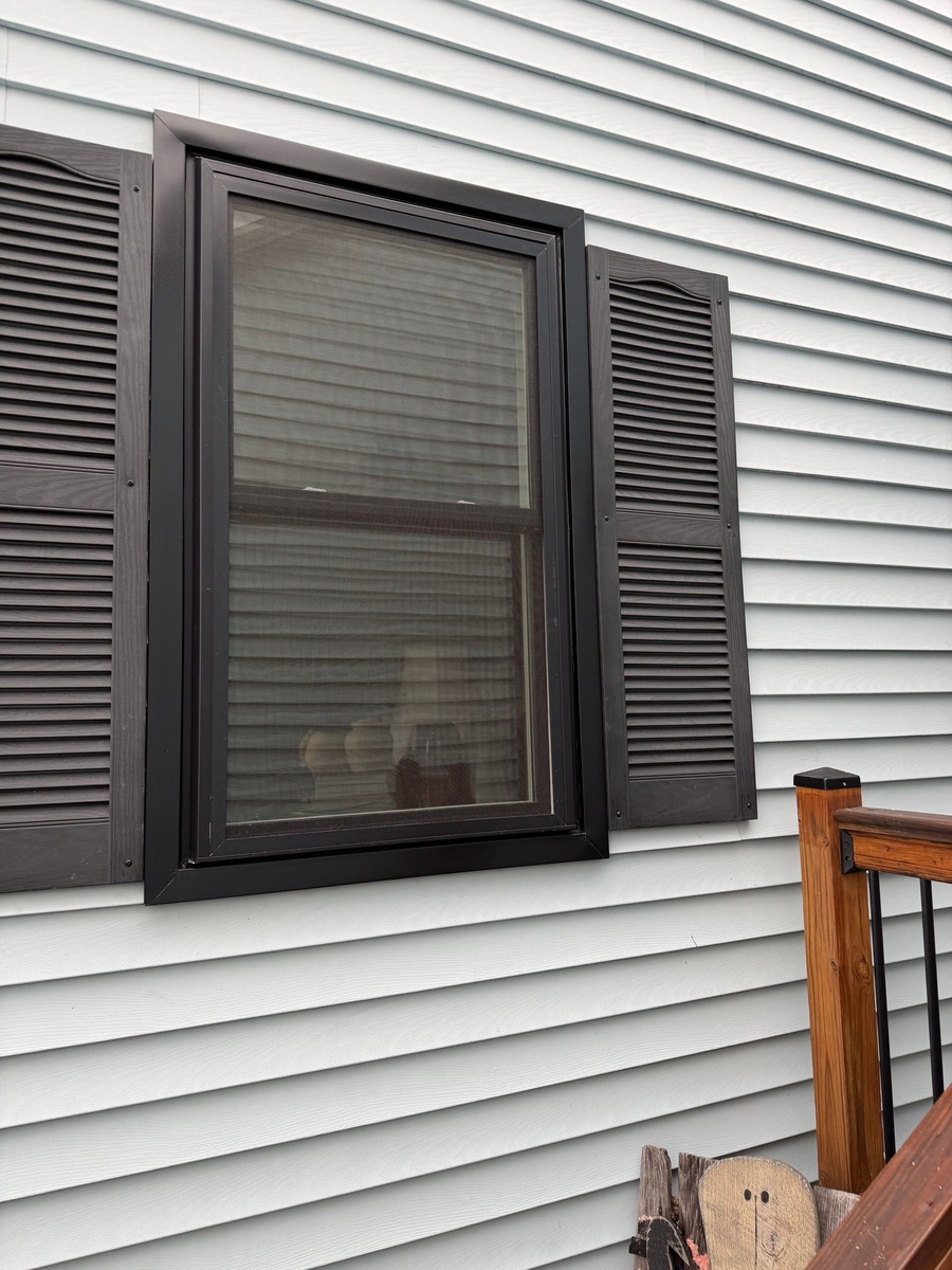 99 Maple Street , Rochester, NH, US