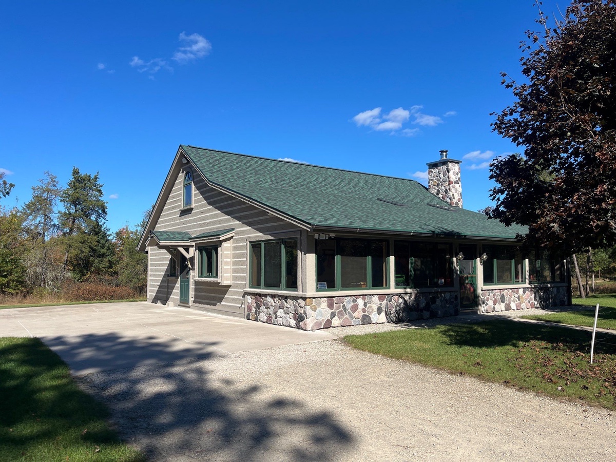 N8035 Kitty Dell Lane , Crivitz, WI, US