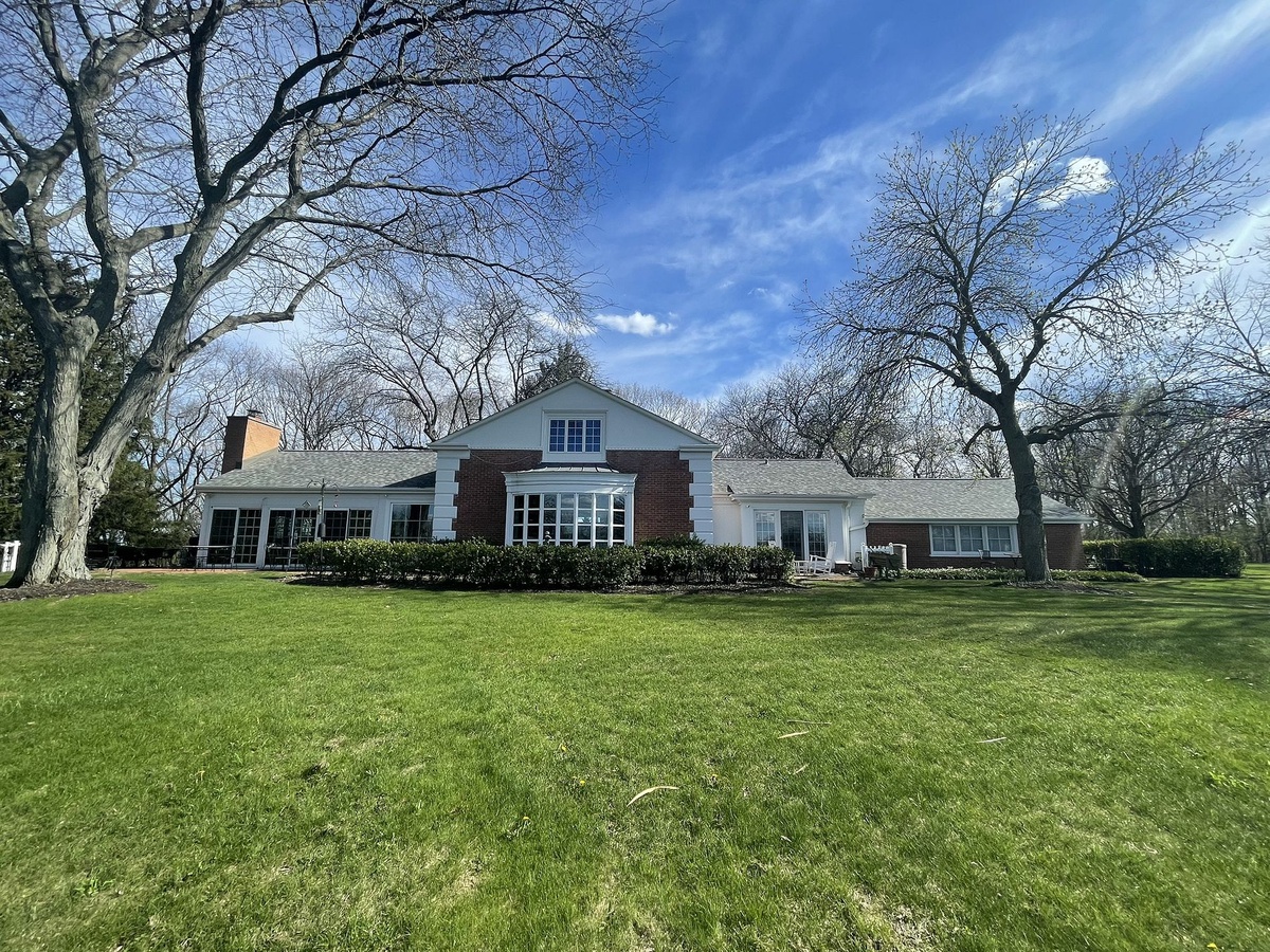 W269S3244 Merrill Hills Road , Waukesha, WI, US
