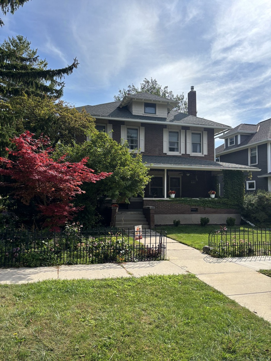 227 South 8th Avenue , West Bend, WI, US