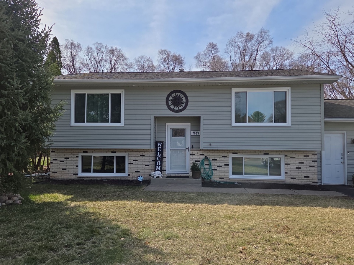 W7033 Pineview Drive , Onalaska, WI, US