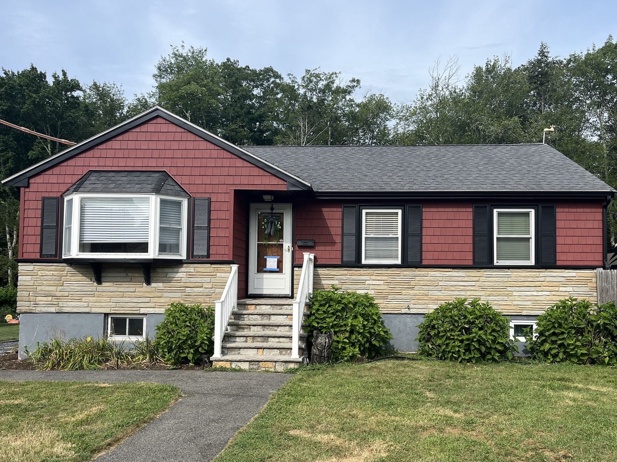 19 Dianthus Road , Holbrook, MA, US