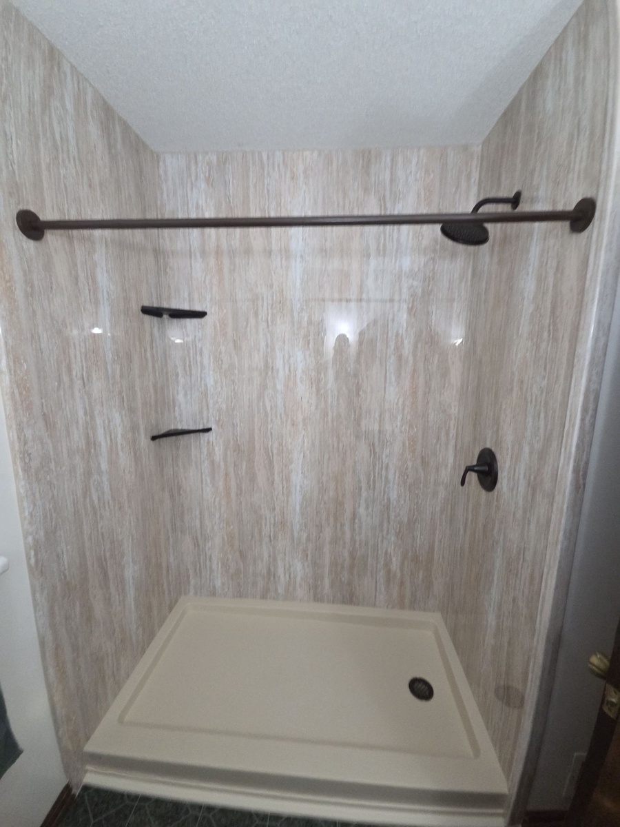 12532 Craig Avenue , Grandview, MO, US
