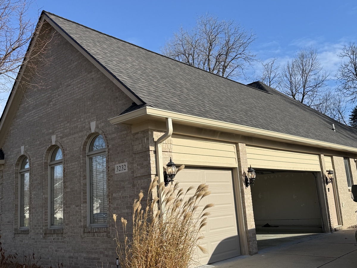 3232 Paramount Lane , Auburn Hills, MI, US