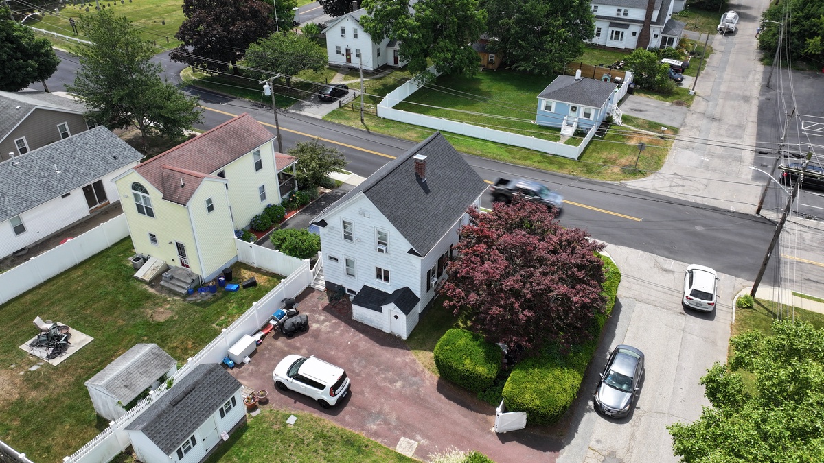 137 Bay Spring Avenue , Barrington, RI, US