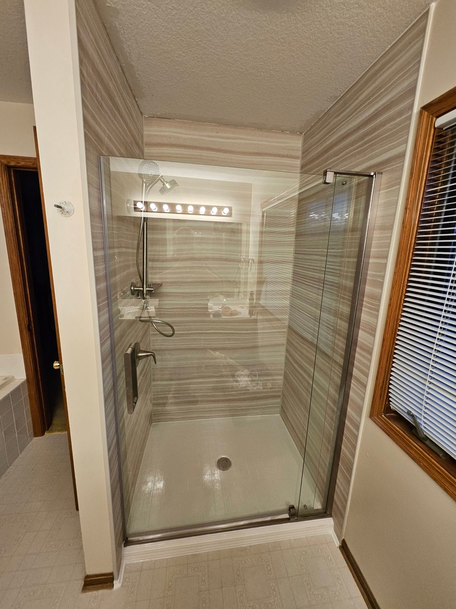 3924 Raleigh Avenue , Bettendorf, IA, US