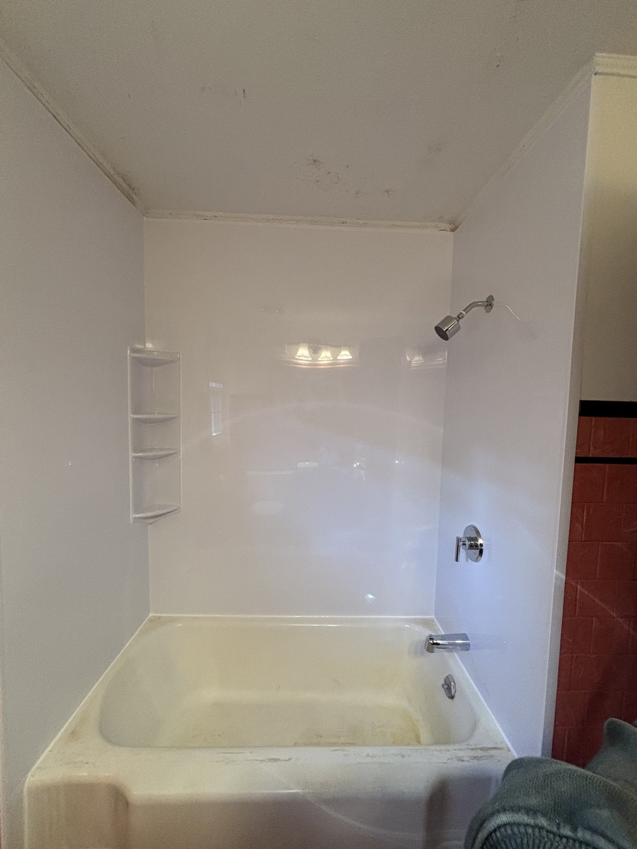 34 Ogden Street , Springfield, MA, US