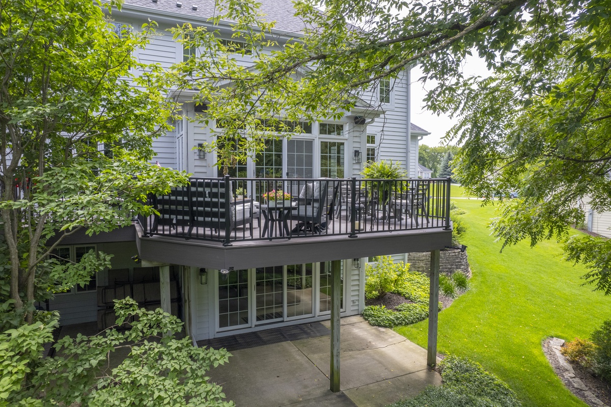 W260N2949 Steeplechase Drive , Pewaukee, WI, US