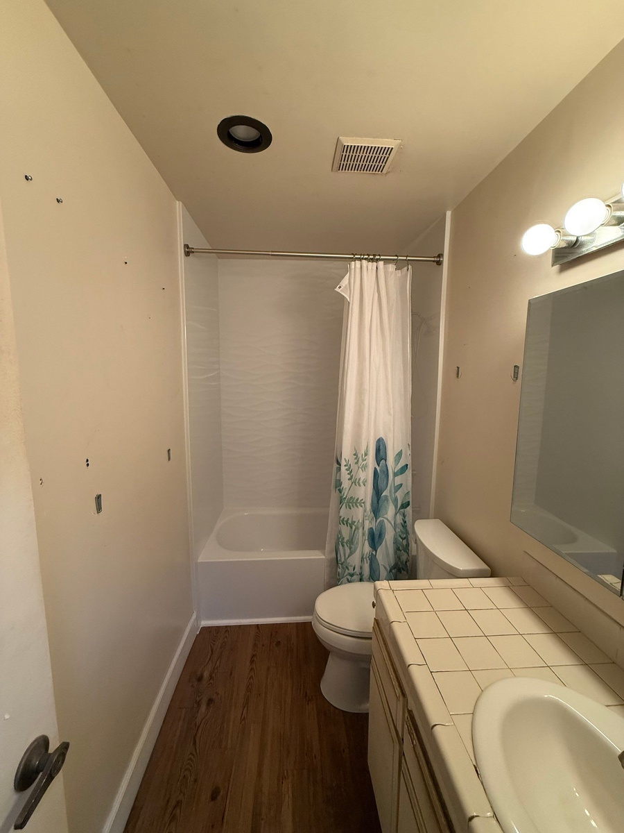 Los Alamitos, CA, 90720, US