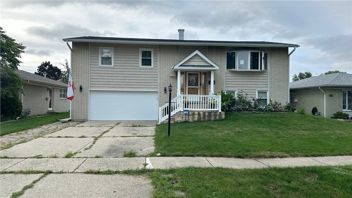 1818 Magnolia Lane , Mount Prospect, IL, US