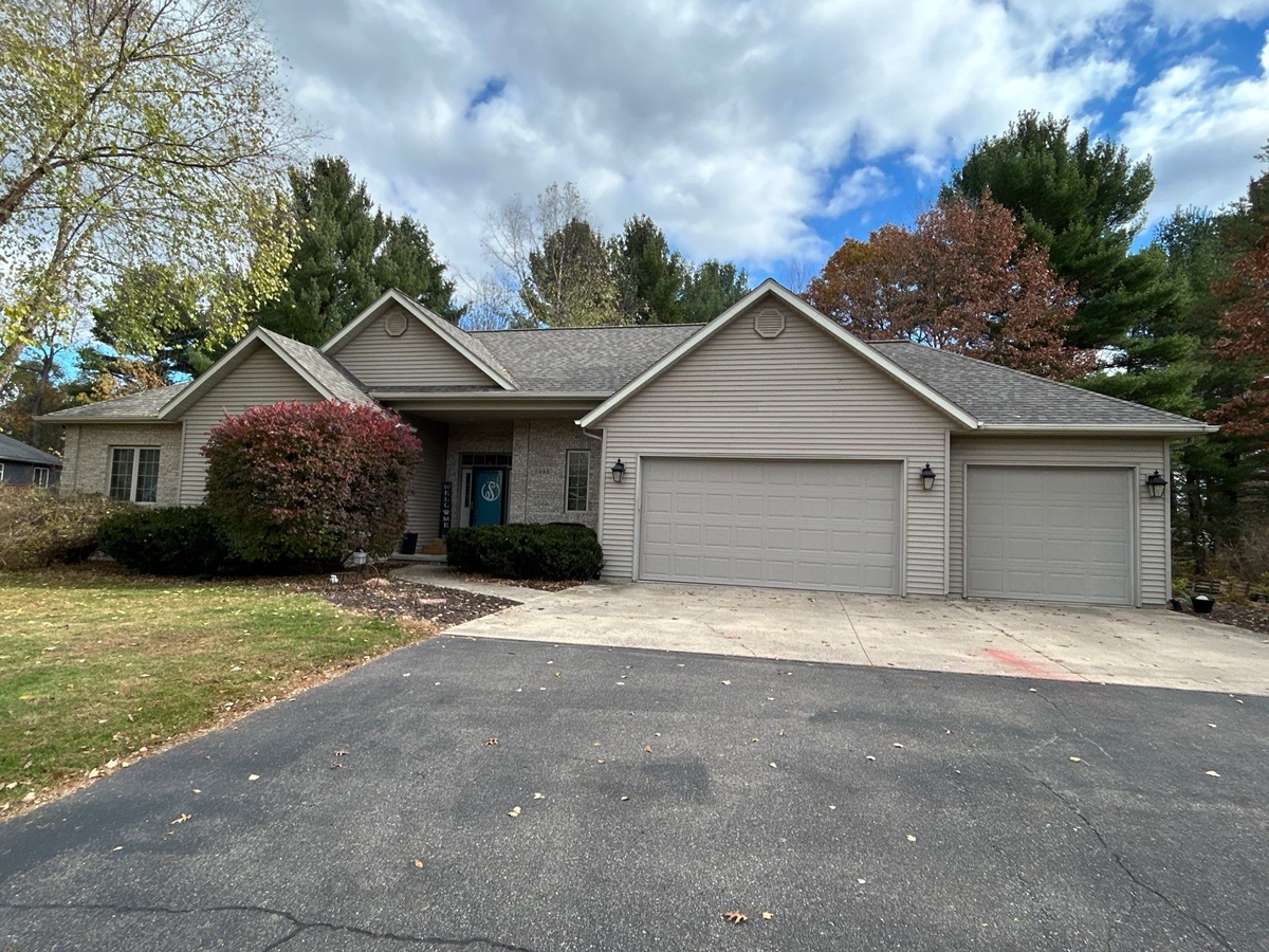 1888 Woodcrest Circle , Mosinee, WI, US