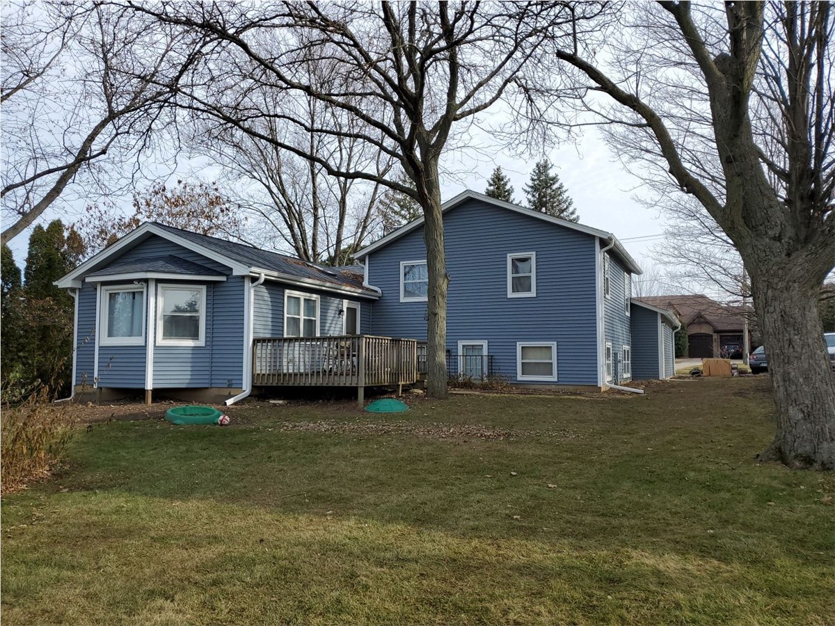 2012 North President Street , Wheaton, IL, US