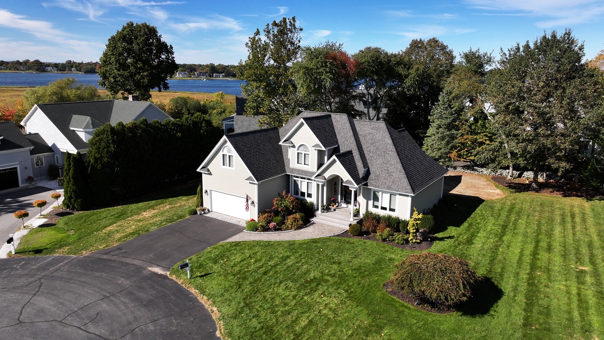 17 Jacobs Point Road , Warren, RI, US