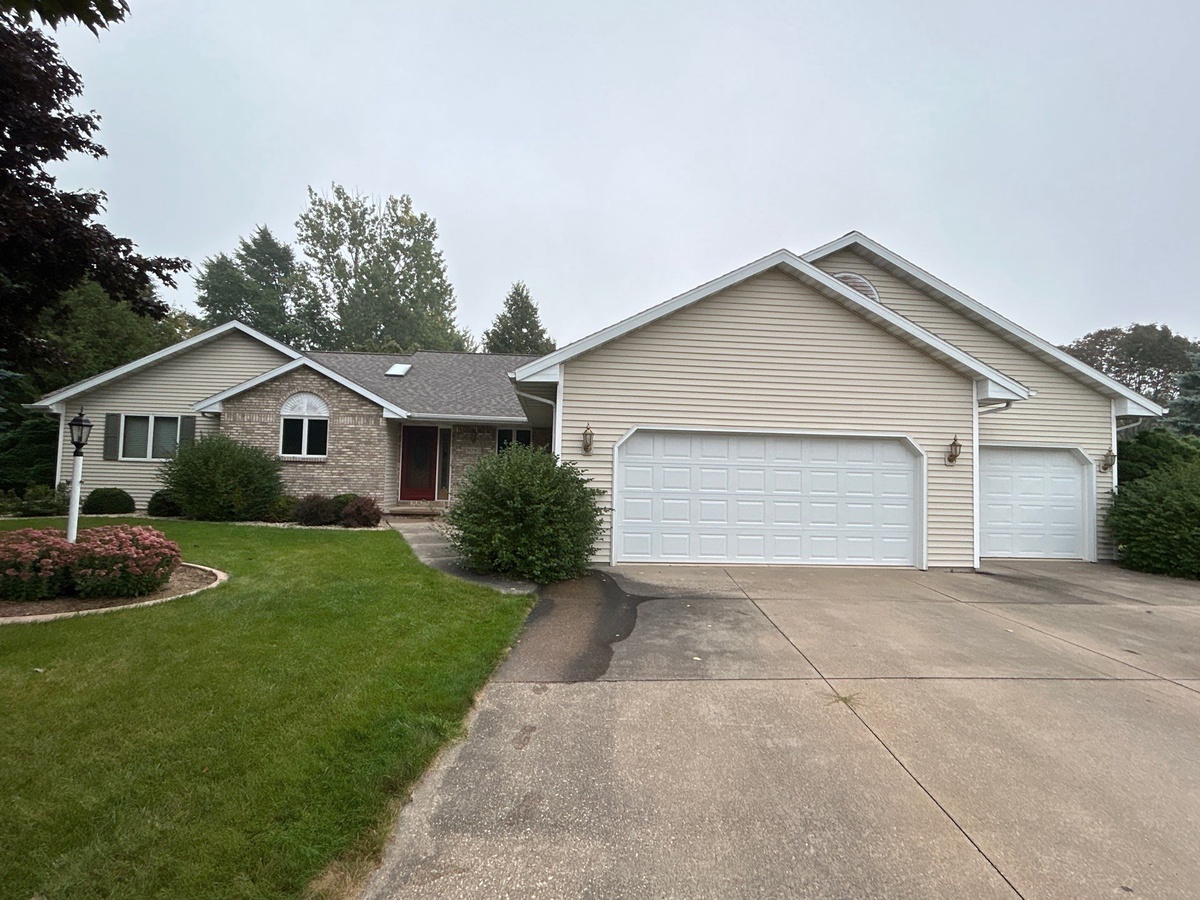 N290 Golden Eagle Court , Appleton, WI, US