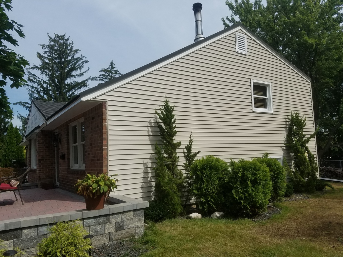 31 Orchard Avenue , Holmdel, NJ, US