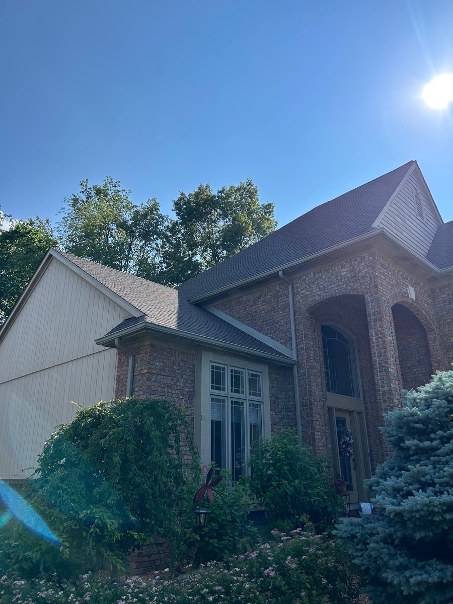 1277 South Creek Drive , Wixom, MI, US